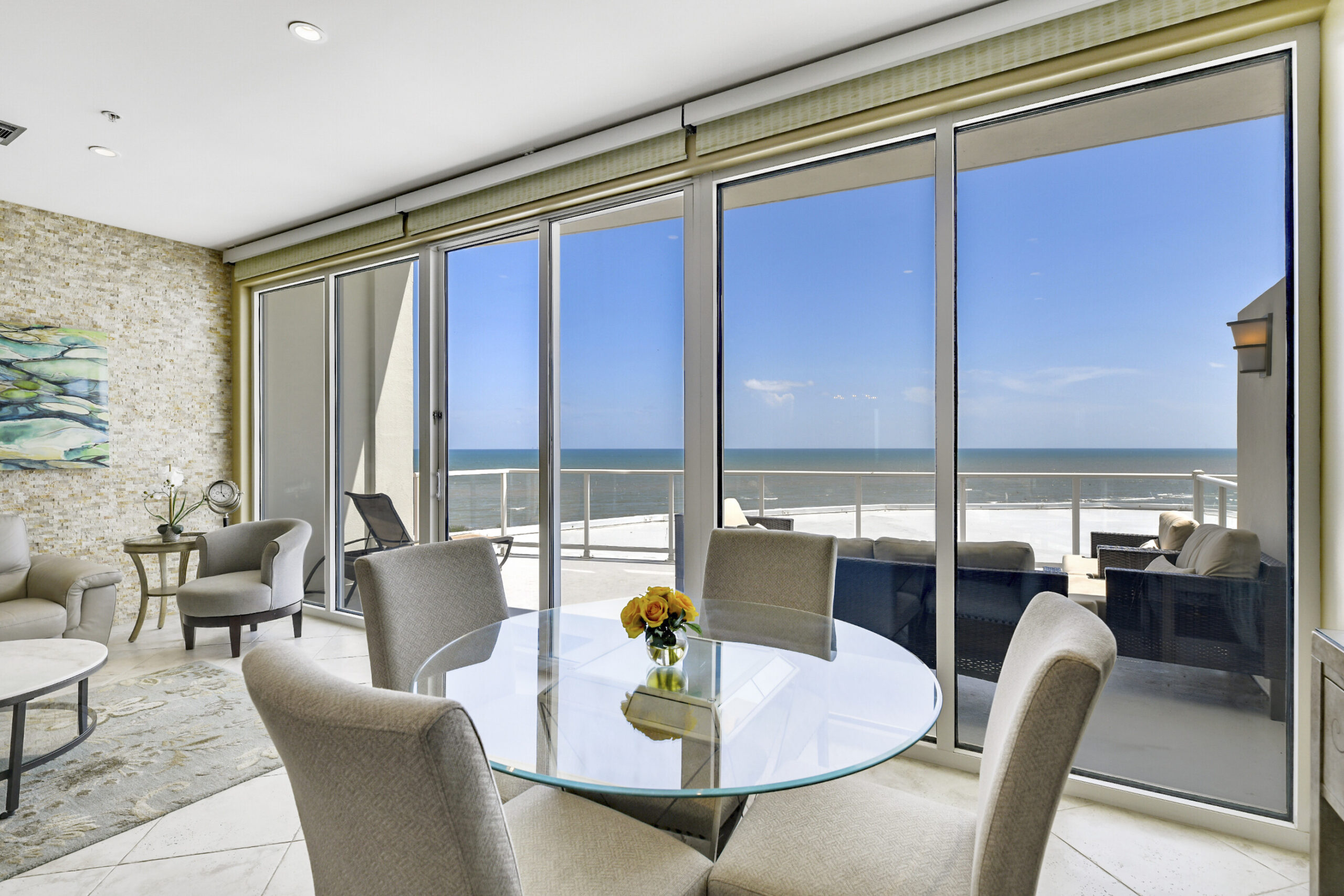 Galveston vacation rental penthouse eating area